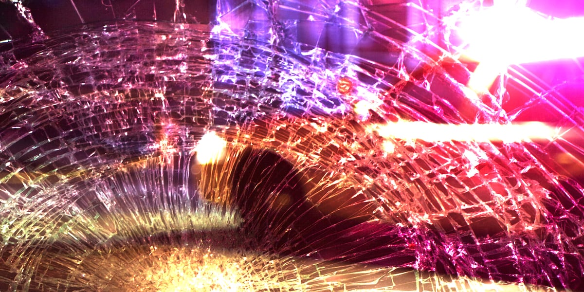 FIRST ALERT TRAFFIC: Crash closes all lanes on North Charleston road
