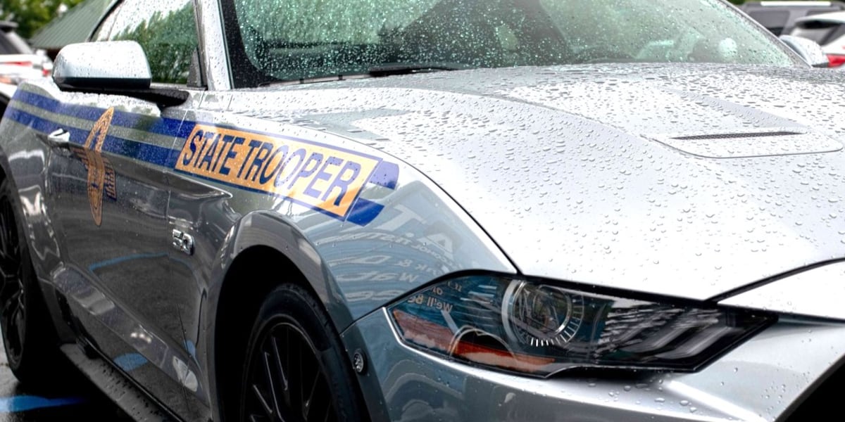 Georgetown County motorcycle crash leaves 1 dead, hospitalizes another