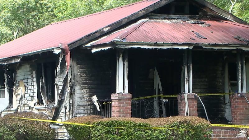 ‘It was unbelievable’: Second deadly house fire in West Ashley community leaves neighbors shocked
