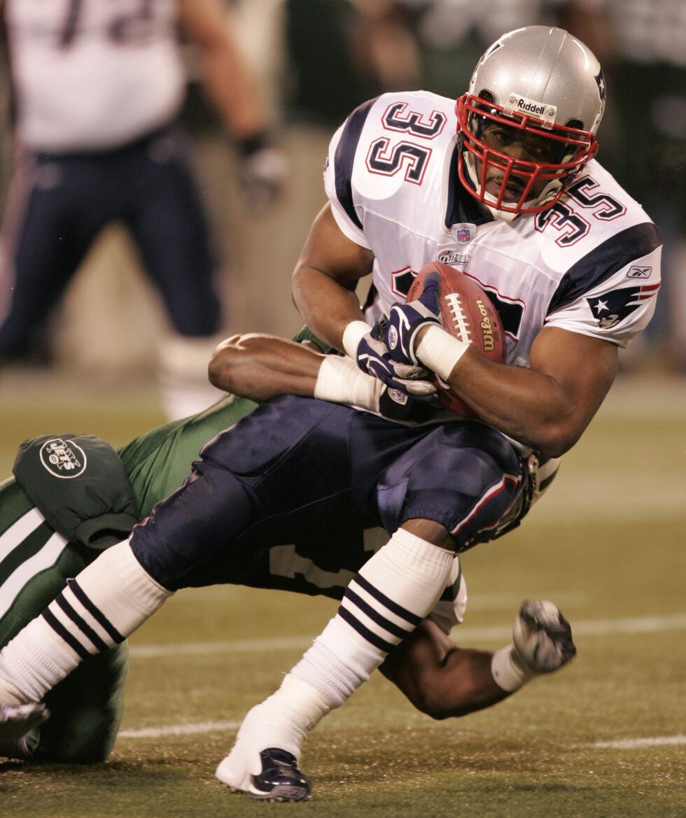 Former Patriots Super Bowl champion accused of shoving 82-year-old at ...