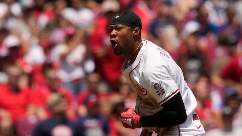 Will Benson homers as Reds even series against Braves with a 3-2 win