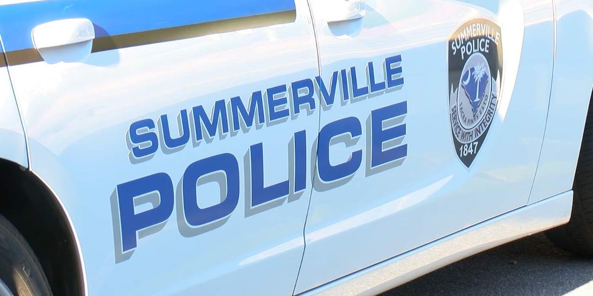 Police respond to suspect barricaded inside Summerville home after domestic call