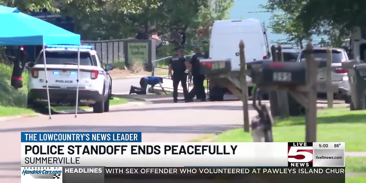 Suspect arrested after barricading himself inside Summerville home